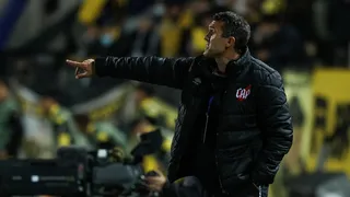 Lazaroni valoriza grupo do Athletico e vantagem na Sul-Americana: “Grande resultado”