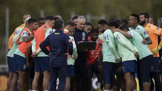 Tite define seleção com quinteto ofensivo para amistoso contra Gana; veja o time