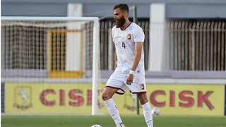 Coritiba negocia com zagueiro da seleção da Venezuela; conheça o jogador