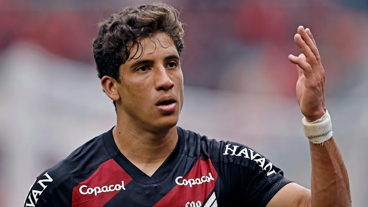 joao-cruz-athletico-fluminense