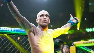 O campeão voltou! Charles do Bronx atropela Holloway e conquista BMF no UFC 326