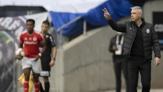 Grêmio de Tiago Nunes empata com o Internacional e é tetracampeão gaúcho