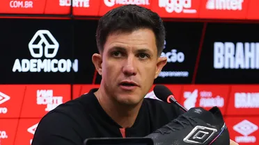 Jovem aumenta opções no ataque do Athletico e põe dúvida em Barbieri