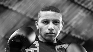 “Passei por dor, humilhações e hoje estou no UFC”, comemora curitibana