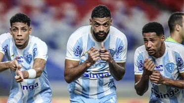 Ex-Coritiba com multa milionária se firma em rival da Série B