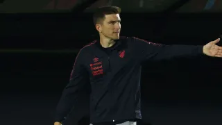 Varini evita falar de reforços e prega respeito ao elenco do Athletico após derrota