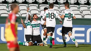Coritiba faz mais de três gols pela primeira vez na Série B e abre distância no G4