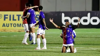 Jogadores do Paraná agradecem mensagens de torcedores antes de jogo: “Acreditem até o final”