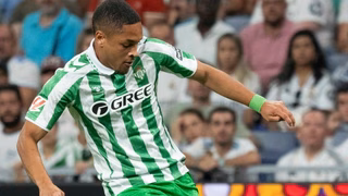 Betis tem plano envolvendo ex-Inter para comprar Vitor Roque do Barcelona