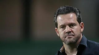 Coritiba demite técnico Argel