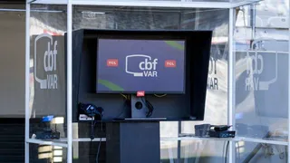 Já chega de VAR no Brasil. É hora de interromper e reformular a arbitragem
