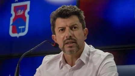 Tcheco faz alerta sobre favoritismo do Paraná Clube e ainda tem dúvida