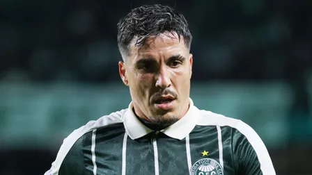 Josué revela reação do elenco após permanência de Seabra no Coritiba