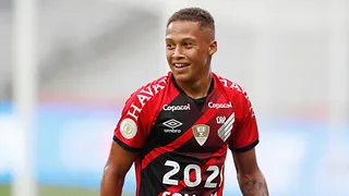 Recuperado de infecção, Vitinho volta a jogar após cinco meses