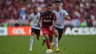 Quem foi goleado por 5 a 0 no Maracanã: Athletico ou Felipão?