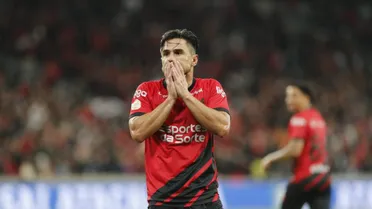 Ex-Athletico, polêmico atacante quebra jejum antes de encarar o Coritiba