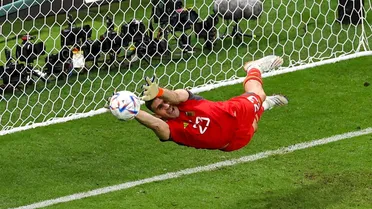 Goleiro argentino acusa árbitro espanhol de querer eliminá-los da Copa