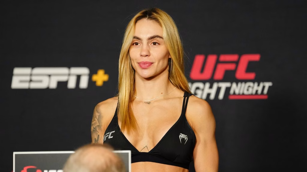 Nicolle Caliari na pesagem do UFC Vegas 101. Foto: Icon sport