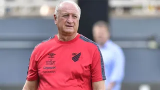 Erros do Athletico e gols no início preocupam Felipão: “Estamos perdendo para nós”