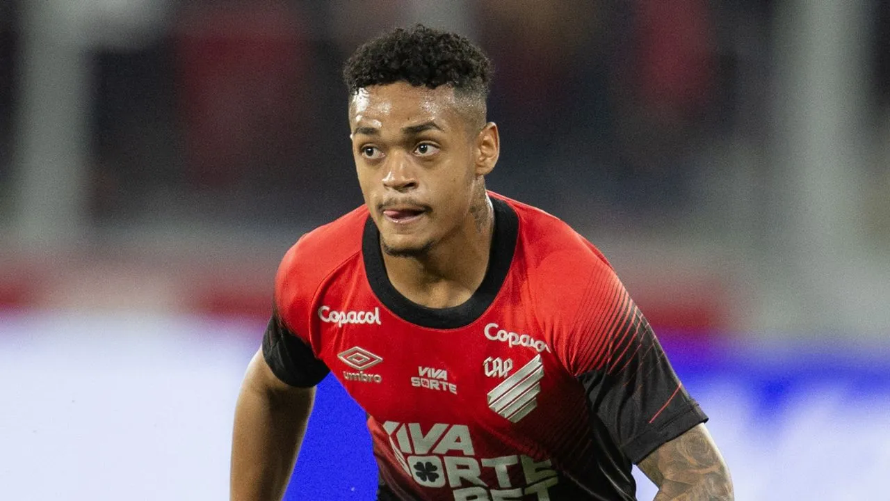 Léo Derik, jogador do Athletico Paranaense