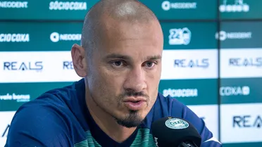 Após vaias, elenco do Coritiba pede desculpas e mira o tricampeonato