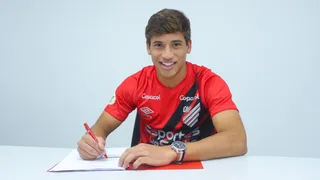 Athletico renova com promessa que tem multa de mais de R$ 300 milhões