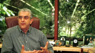 Pelo Athletico, é hora de Mario Celso Petraglia ler o livro que ganhou em 1998