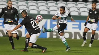 Coritiba comete muitos erros e perde invencibilidade como mandante