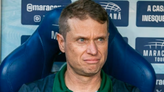 Seabra consultou líderes do elenco antes de deixar o Coritiba; os bastidores da saída