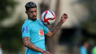 Douglas Augusto tem lesão e é cortado da seleção olímpica