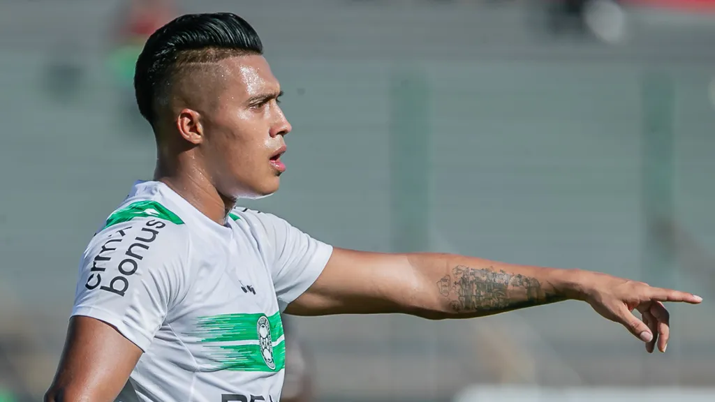 Coritiba, de Gomez, perdeu para o Maringá pelas quartas do Paranaense