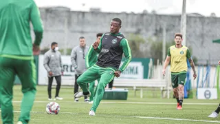Coritiba perde Rafinha contra o Guarani, mas pode ter estreia; veja possível time