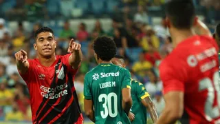 Athletico bate o Cuiabá fora de casa e volta a vencer na Série A