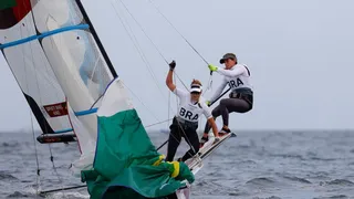 Por falta de ventos, regata da medalha de Martine Grael e Kahena Kunze é adiada