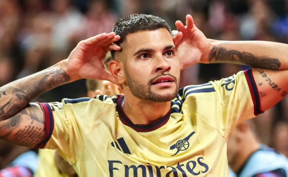 Bruno Guimarães comemora gol pelo Arsenal