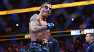 Carlos Prates promete nocaute e mira cinturão após o UFC 322