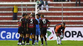 Athletico e Bolívar já fizeram jogo “bizarro” na Libertadores de 2002; relembre
