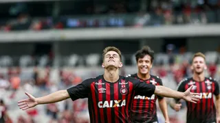 Ex-Athletico e Paraná explica detalhes da aposentadoria aos 29 anos