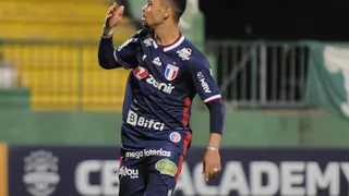 Quem decidiu que ironia merece punição no futebol? Já não bastam VAR e torcida única?