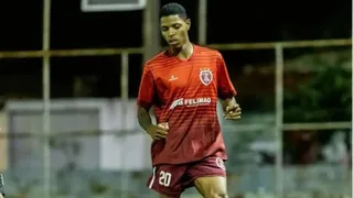 Jogador do futebol brasileiro ainda intriga família e polícia com morte misteriosa