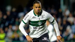 Coritiba líder e o Athletico, tomando jeito, retornou vitorioso de Manaus
