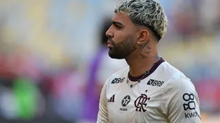 Gabigol mostra tatuagem ao provocar torcedores do Athletico na Ligga Arena