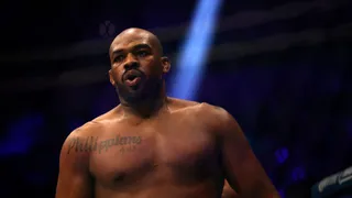 Jon Jones faz confissão sobre possível luta contra Tom Aspinall e cobra UFC
