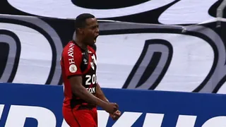 De contestado a vice-artilheiro, Carlos Eduardo vê Athletico na briga por Libertadores