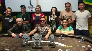 Mulheres são destaque em final de grande torneio de poker em Curitiba