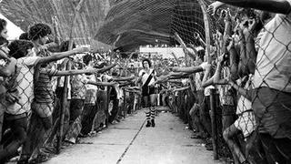 Homenagem a uma imagem icônica de Roberto Dinamite – e ao autor dela