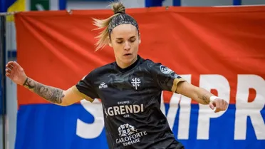 Curitibana transforma momento de dor em motivação e brilha no futsal italiano