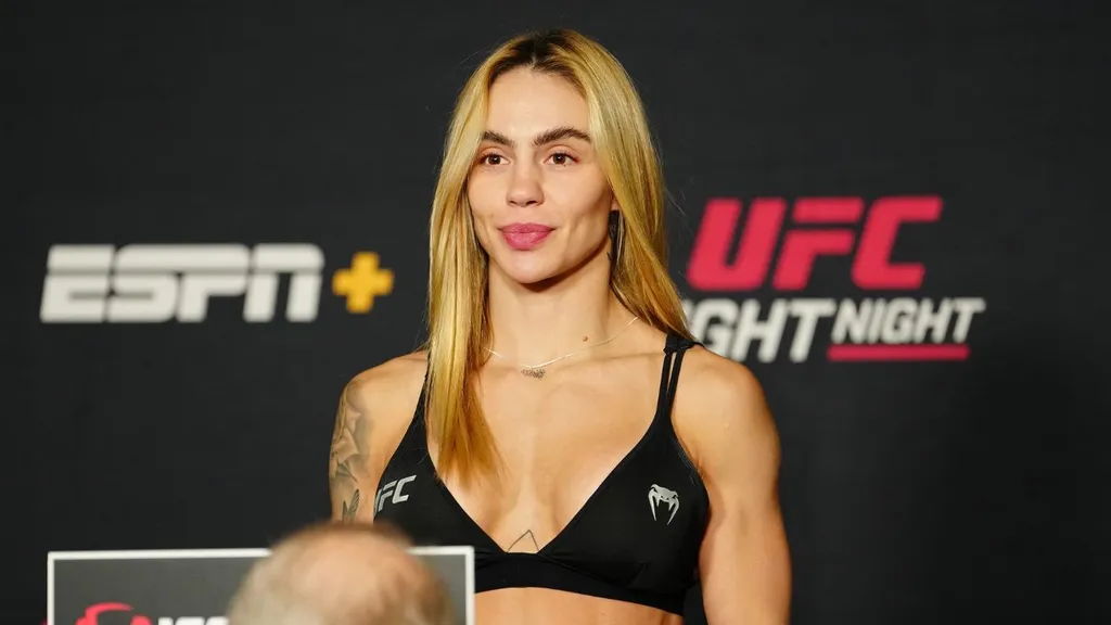 Nicolle Caliari na pesagem do UFC Vegas 101. Foto: Icon sport