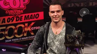Curitibano profissional vence torneio de poker para poucos e leva R$ 20 mil