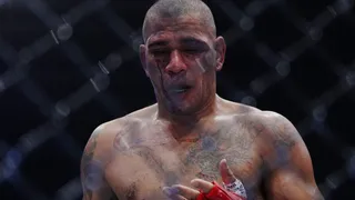 Jon Jones aponta erro de Poatan na estreia entre os pesados